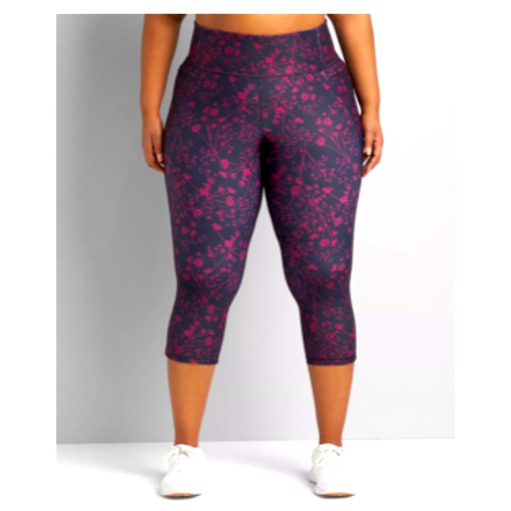 LIVI HIGH-RISE WICKING CAPRI LEGGING